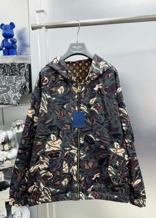Picture of Louis Vuitton Jackets _SKULVM-3XLxetr7931858